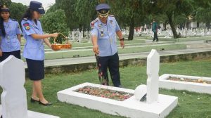 PERINGATI HBP KE-59, LAPAS KELAS I MEDAN KANWIL KEMENKUMHAM SUMUT IKUTI ZIARAH DAN TABUR BUNGA DI TMP BUKIT BARISAN